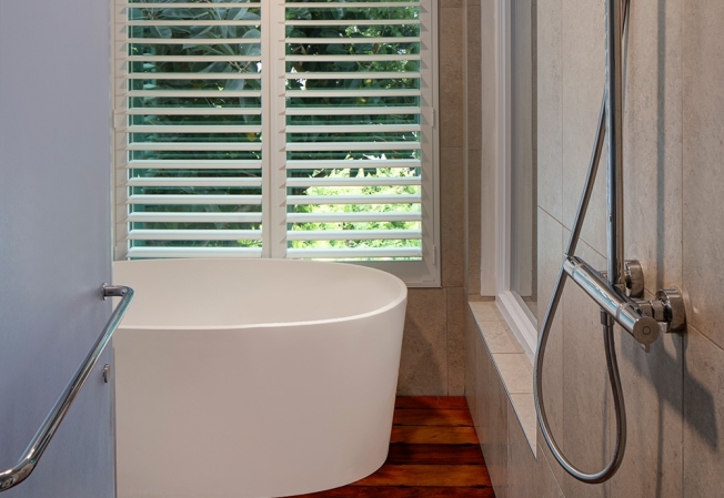 Soaker Tub in Hawks Nest